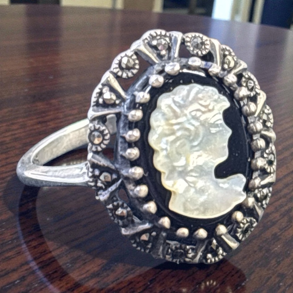 Sterling Silver Cameo Ring